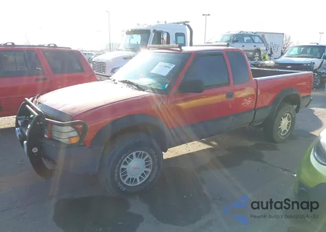 1999 GMC Sonoma Sls z USA, uszkodzony, nr VIN 1GTCT19X3X8531084